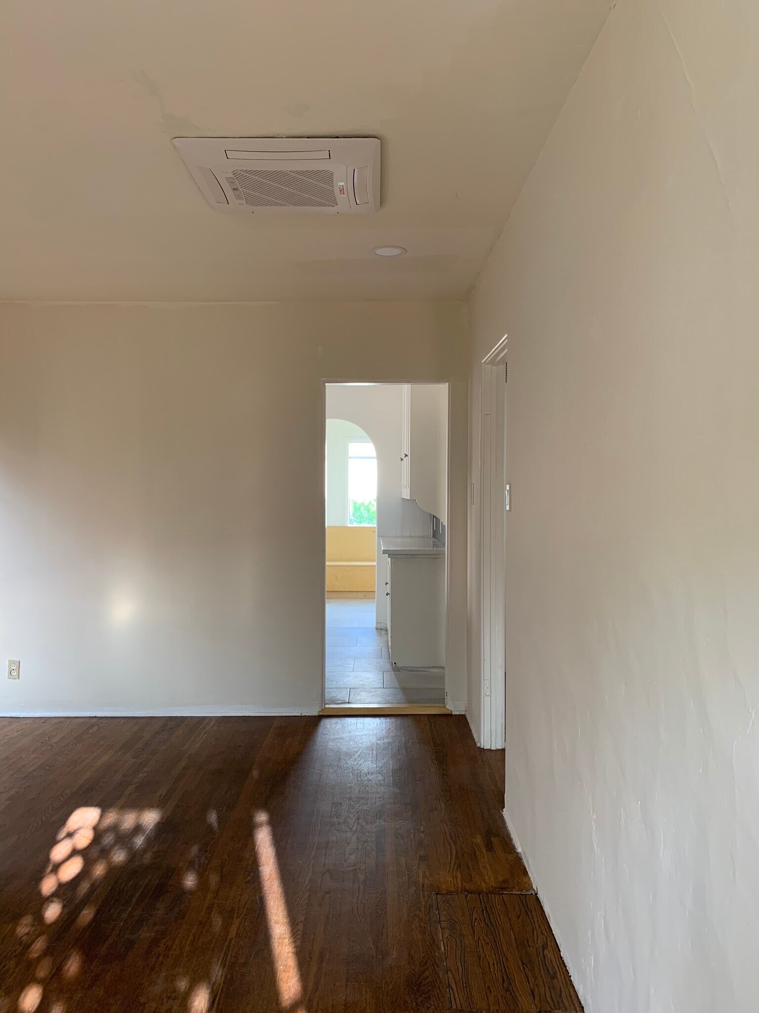 Building Photo - 4840 Ellenwood Dr