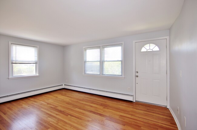 Building Photo - 261 East Ave