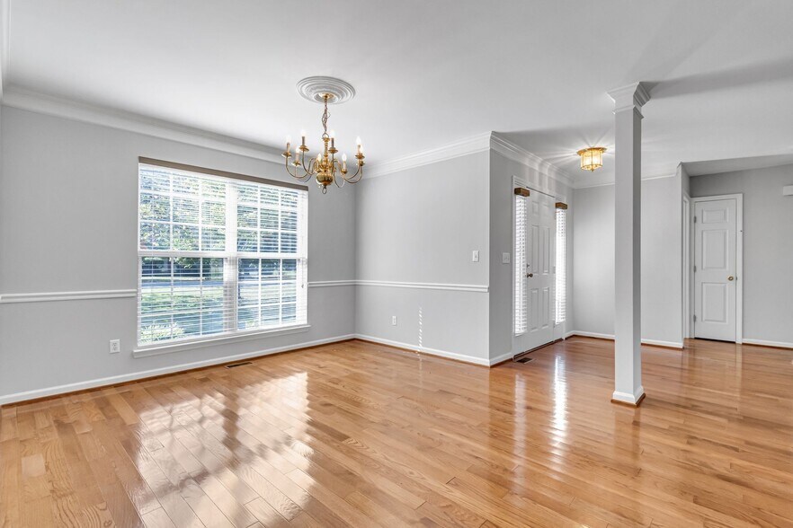 Building Photo - 207 Andy Johns Dr