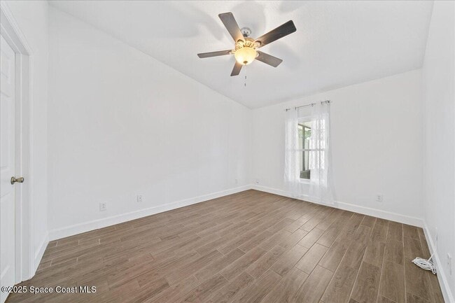 Building Photo - 890 Luminary Cir