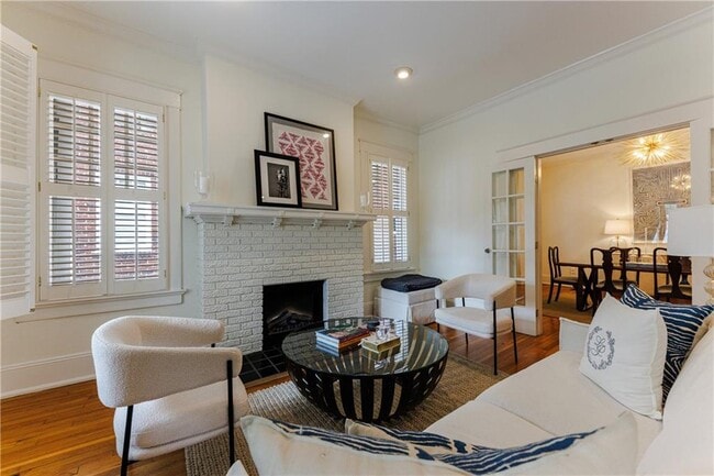 Building Photo - 654 Cresthill Ave NE