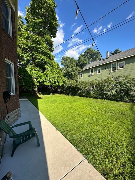 Yard - 1819 4th St NE