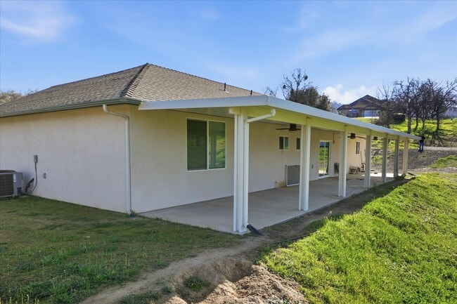 Building Photo - 30535 Rd 400