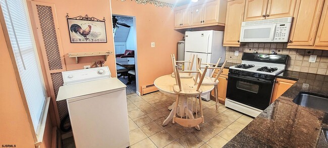 Building Photo - 568 N Trenton Ave