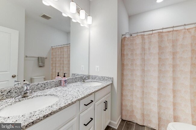 Building Photo - 4418 Fair Lakes Ct
