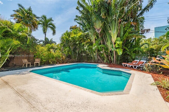 Building Photo - 26 NE 3rd St