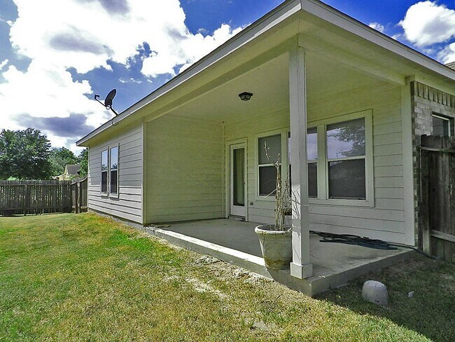 Building Photo - 802 Marksey Ct