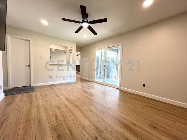 Building Photo - Magnificent 3/2/2 in Lewisville For Rent!