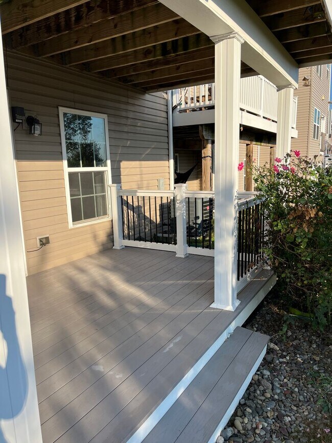 Building Photo - 927 Brechin Ln