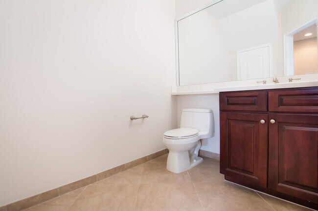 Building Photo - 4573 Artesa Way S