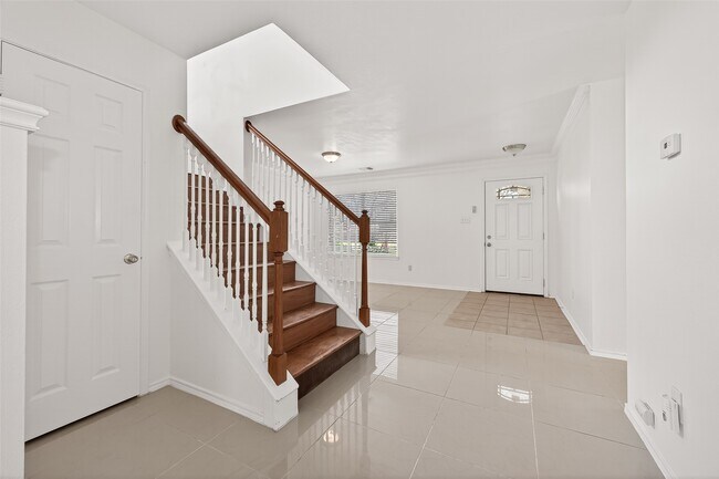 Building Photo - 3807 Brook Garden Ln