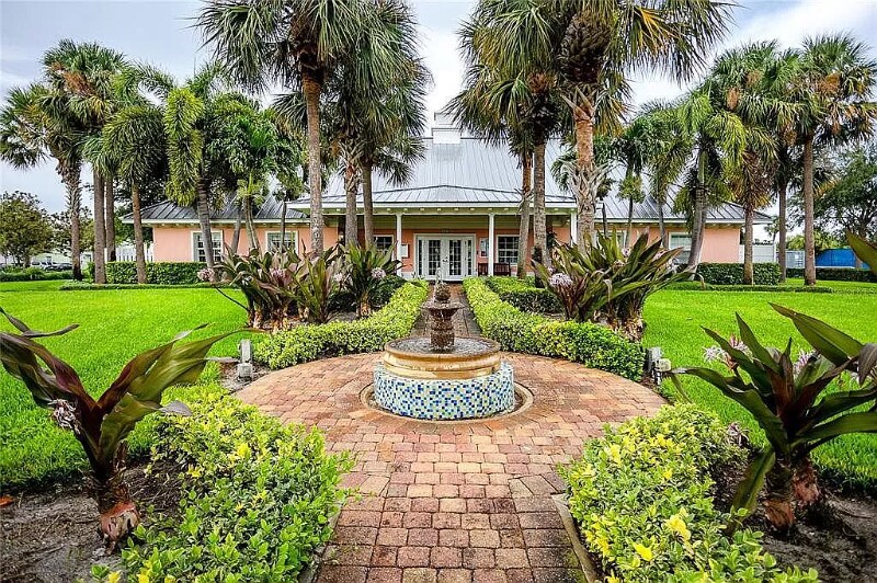 Building Photo - 5132 Beach Dr SE