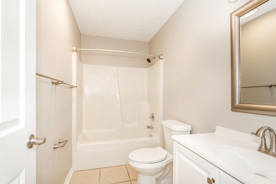 Building Photo - 5225 Milhaven Ln