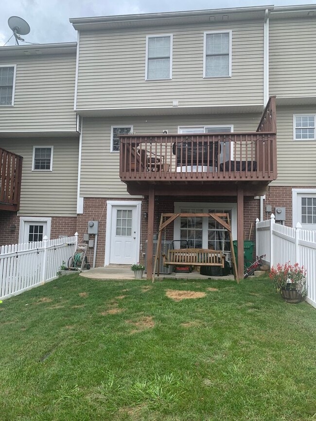 Building Photo - Townhouse for Rent in Taylor Springs