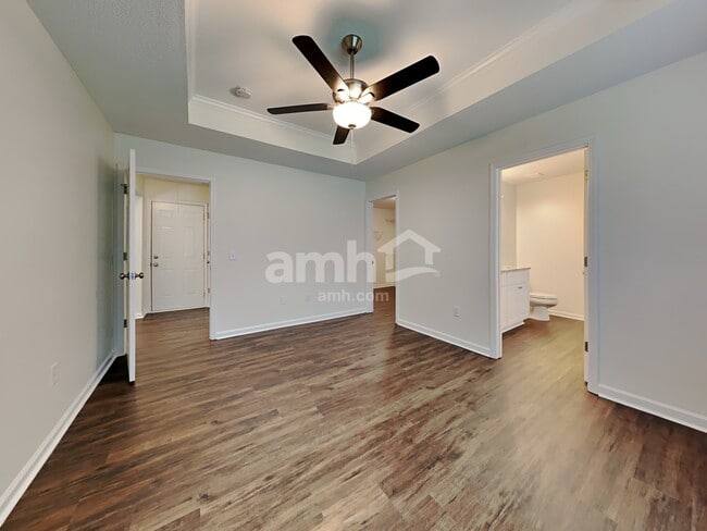 Building Photo - 61 Carlisle Ln