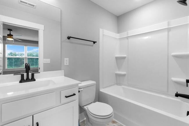 Building Photo - 307 Jonathan Wade Cir