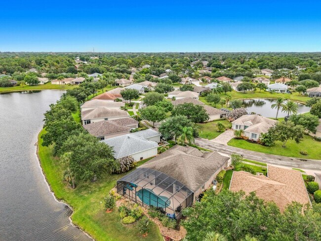 Building Photo - 1343 Shoreline Cir