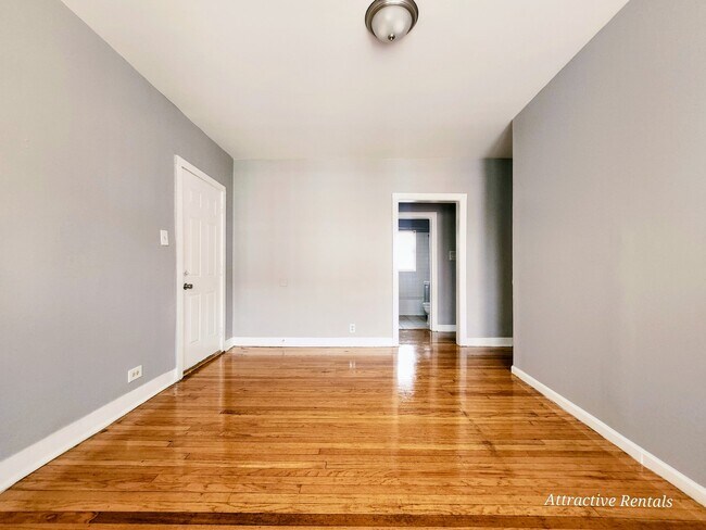 Building Photo - 1617 W 78th St