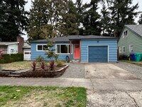 Building Photo - 7912 N Dwight Ave