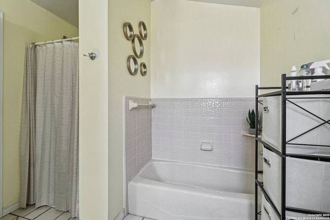 Building Photo - 2709 W Craig Pl