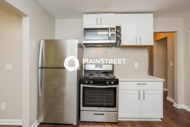 Building Photo - 4 Bedroom Pet-Friendly Home in WOODSTOCK, ...