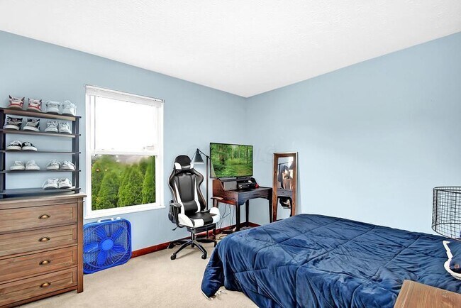 Building Photo - 7647 Windsor Dr
