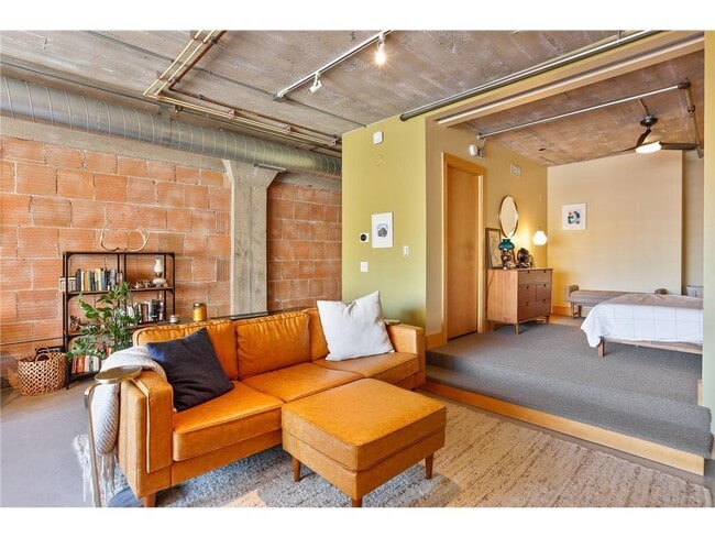 Building Photo - 525 N 3rd St