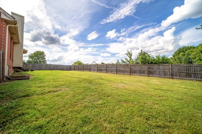 Building Photo - 133 Cloverfield Ct