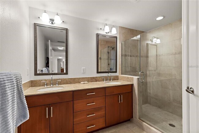 Building Photo - 331 Cleveland St