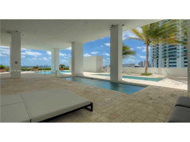 Building Photo - 1040 Biscayne Blvd