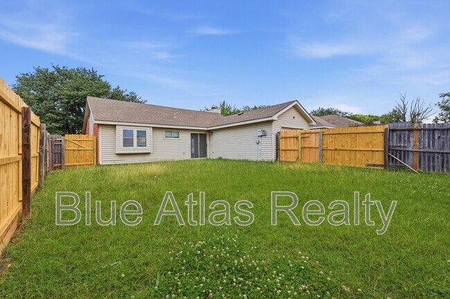 Building Photo - 1612 Hunterwood Dr