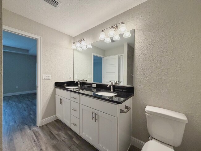 Building Photo - 210 Locust Lane Pass