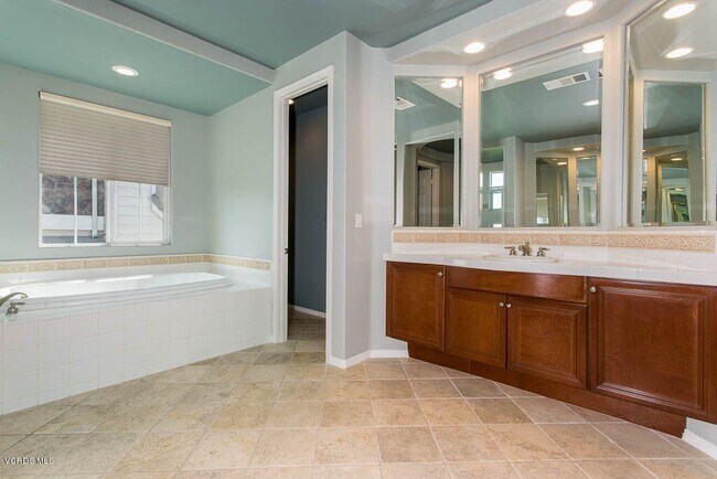 Building Photo - 30447 Caspian Ct
