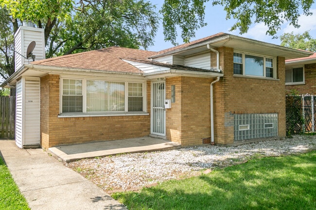 Primary Photo - 12138 S Elizabeth St