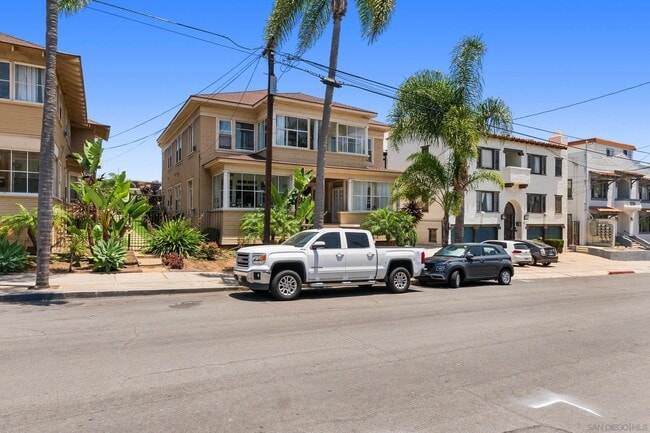 Building Photo - 2257 2nd Ave