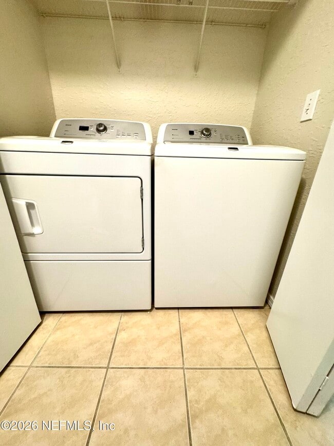 Building Photo - 1701 The Greens Way