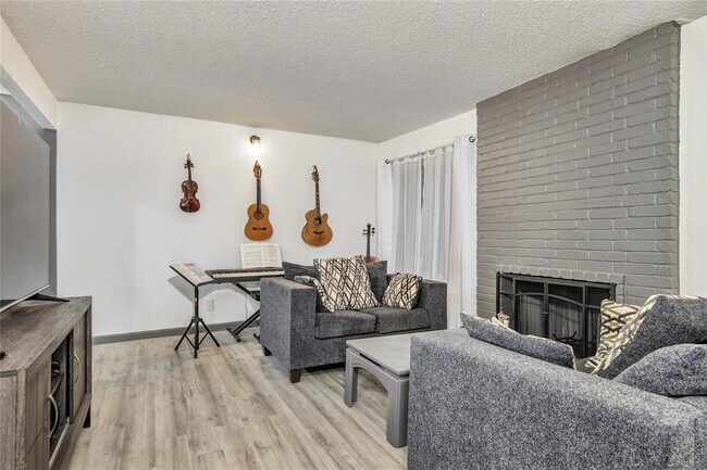 Building Photo - 12525 Wellington Park Dr
