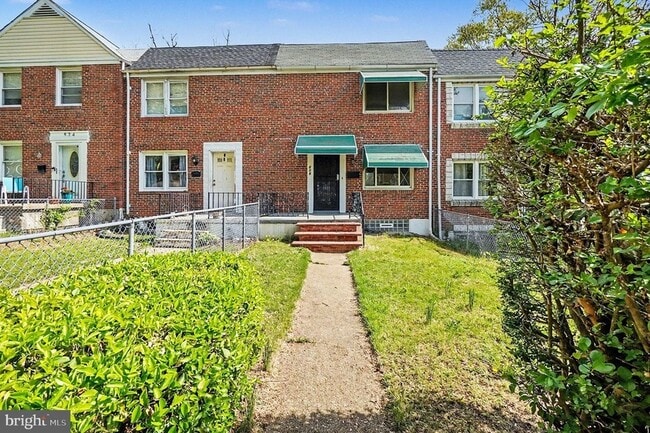 Building Photo - 828 St Dunstans Rd