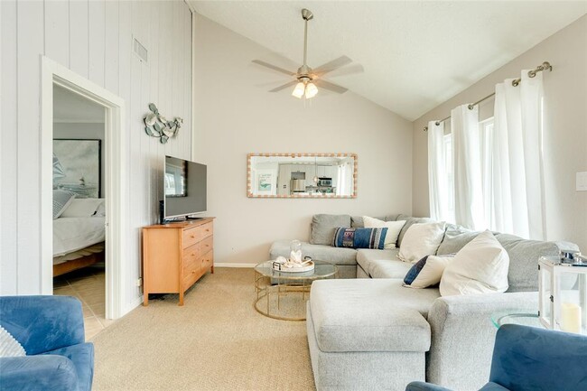 Building Photo - 13638 Pirates Beach Blvd