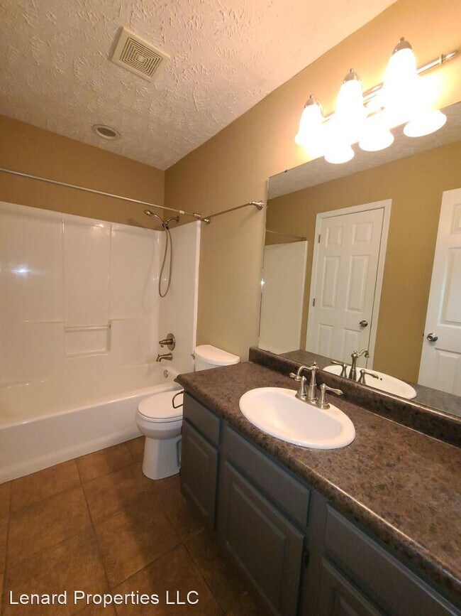 Building Photo - 5 br, 3 bath House - 204 Wildwood Ave,