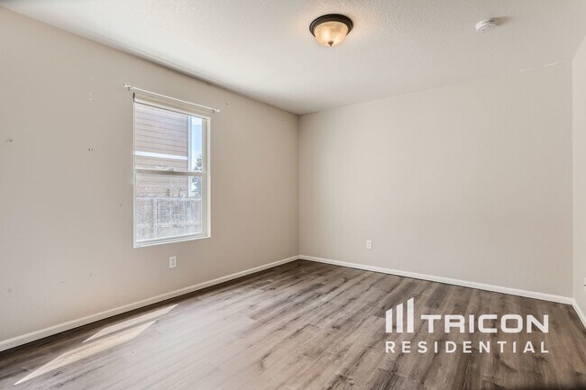 Building Photo - 10191 Altura St