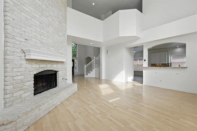 Building Photo - 712 Cresthaven Rd