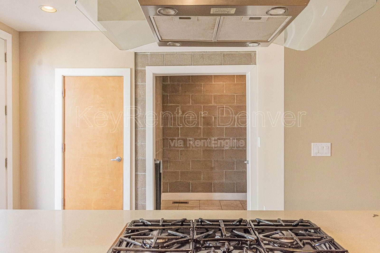 Building Photo - 4186 Utica St