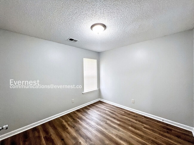 Building Photo - 1036 Cambrain Cove