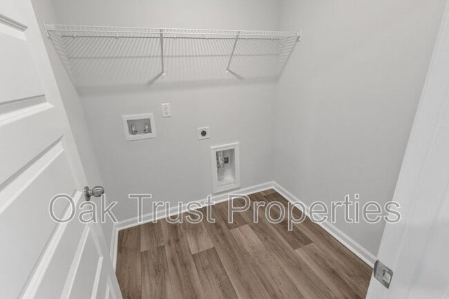 Building Photo - 726 Ridgley Dr