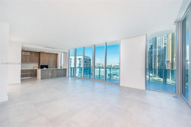 Building Photo - 17550 Collins Ave