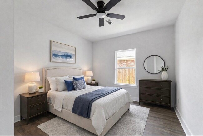 Building Photo - 6010 Bobby Burns St