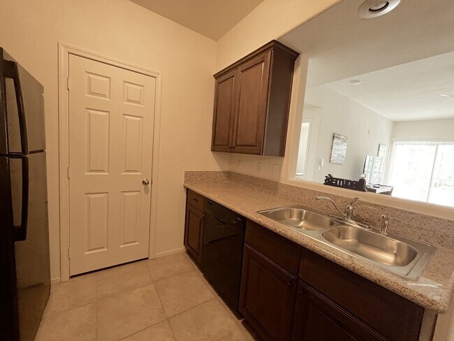 Building Photo - 3550 Bay Sands Dr