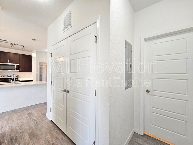 Building Photo - 9220 Wilde Ln