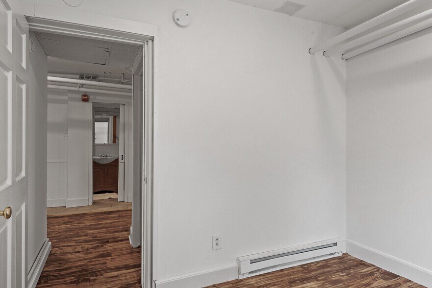 Building Photo - 2449 Pillsbury Ave S